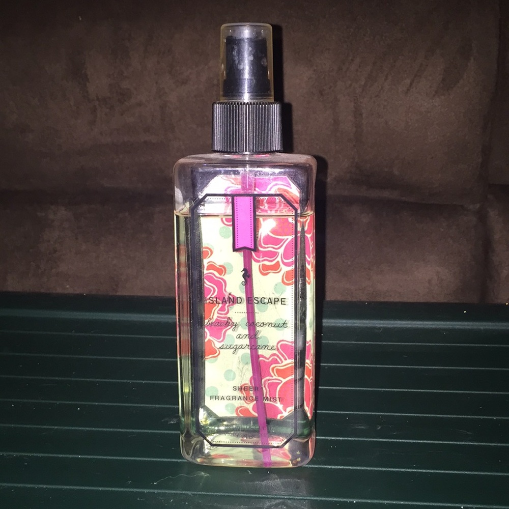 Victoria’s Secret Island Escape Fragrance Mist